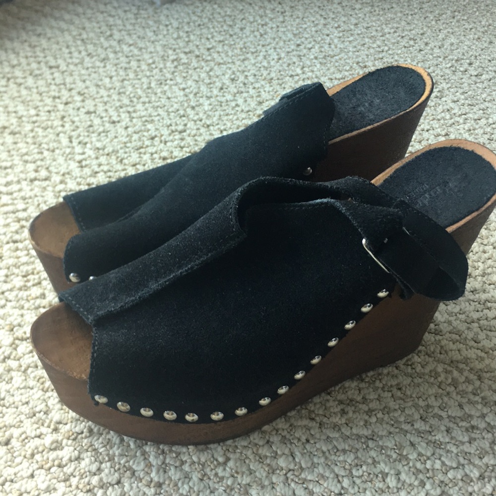 Made in Italy Charles David Wedges